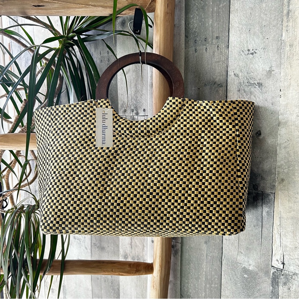 🌴Lulu Dharma Black & Natural Checkered Woven Bag with Wood  Handles | NWT
